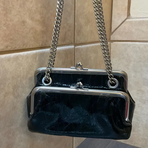 ❌SOLD❌ Sam Edelman Crossbody Black Patent Silver Chain Double Kiss Lock Frame - Picture 2 of 6